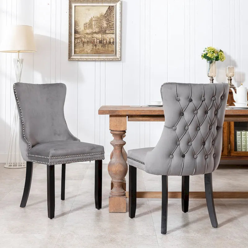Chaise de salle à manger à dossier cabriolet avec surpiqûres et clous décoratifs