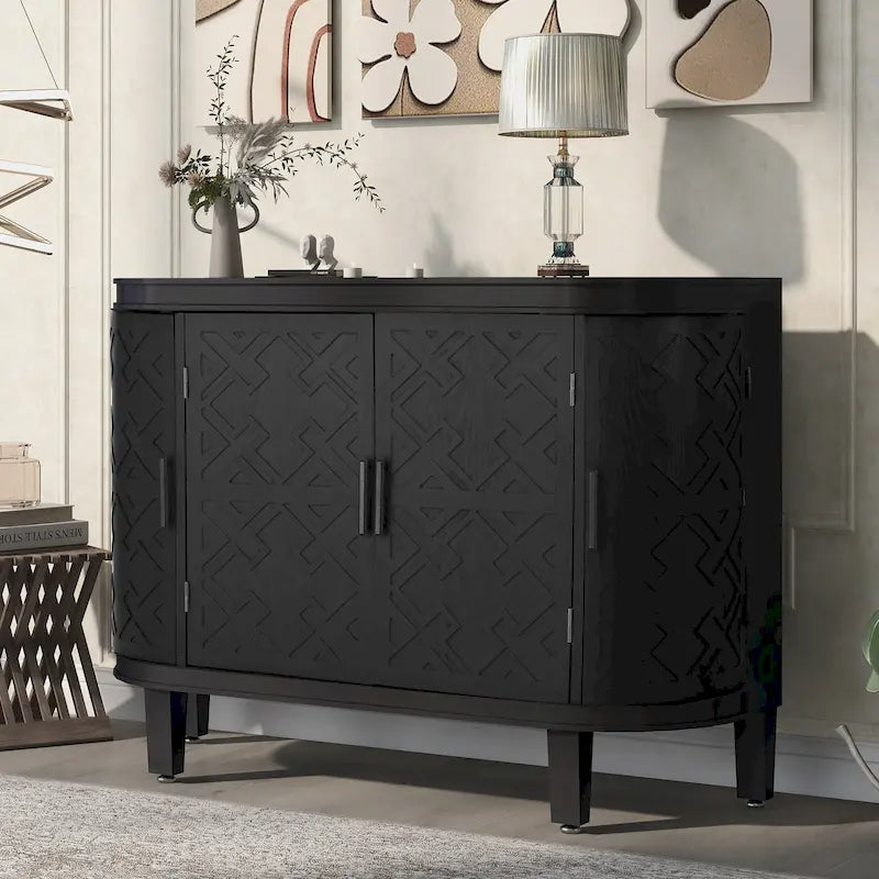 Buffet en bois avec portes à motif antique