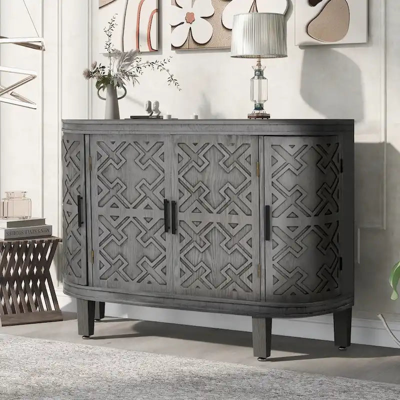 Buffet en bois avec portes à motif antique