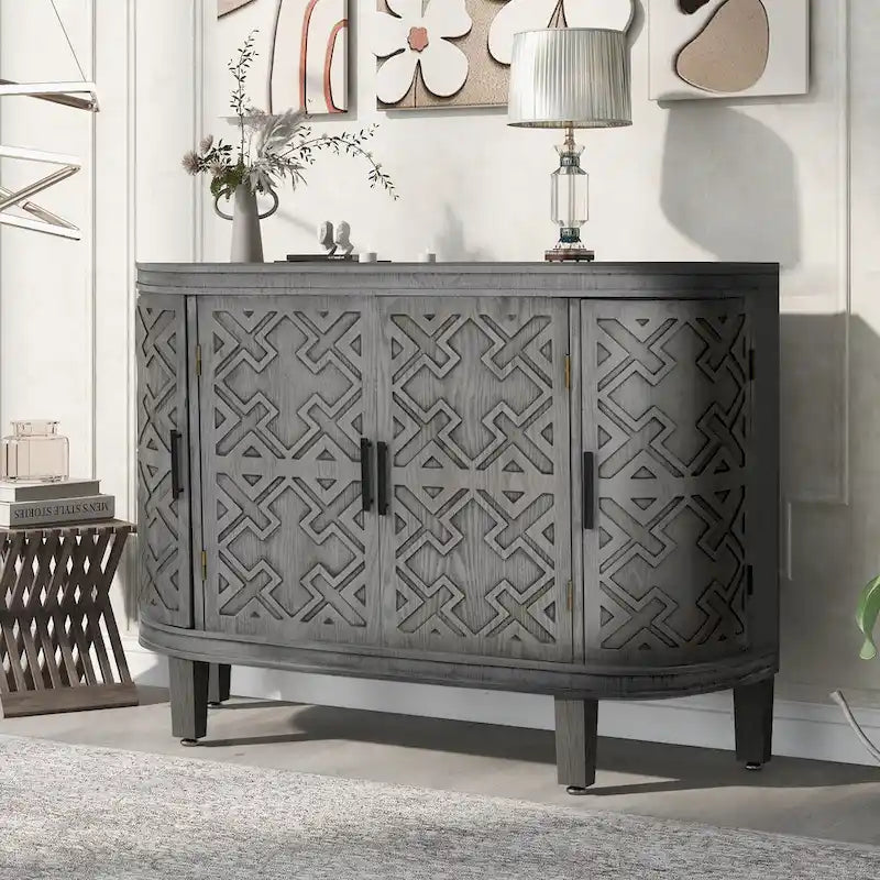 Buffet en bois avec portes à motif antique