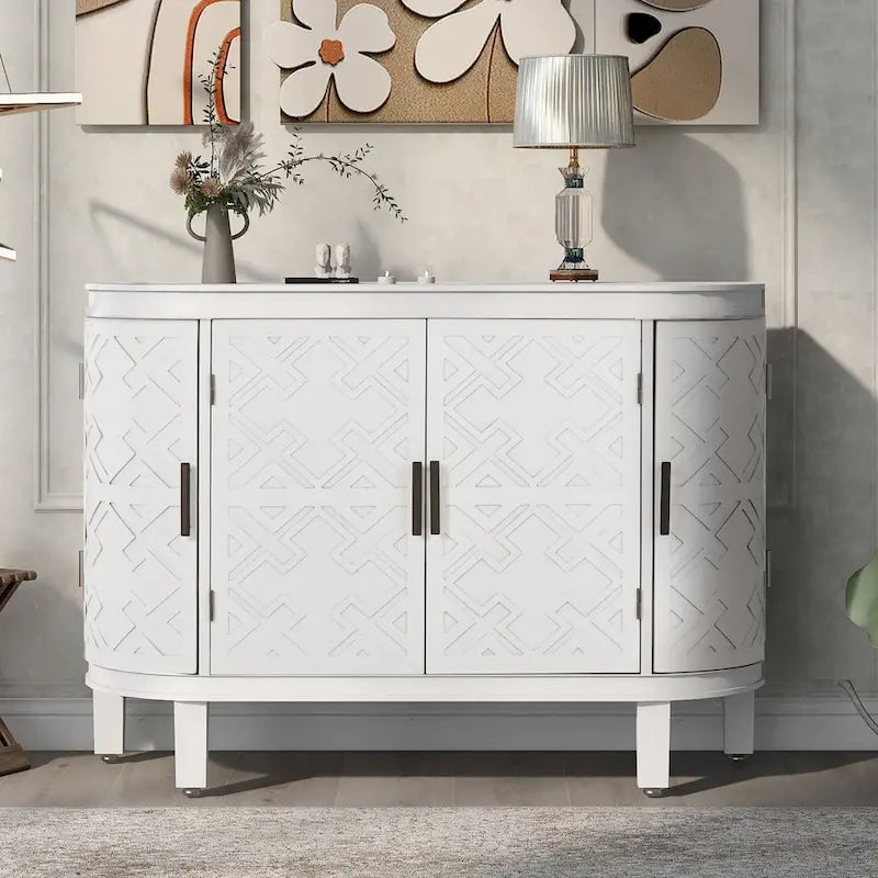 Buffet en bois avec portes à motif antique