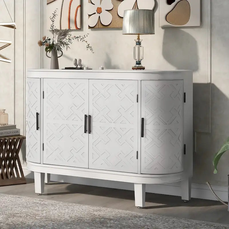 Buffet en bois avec portes à motif antique
