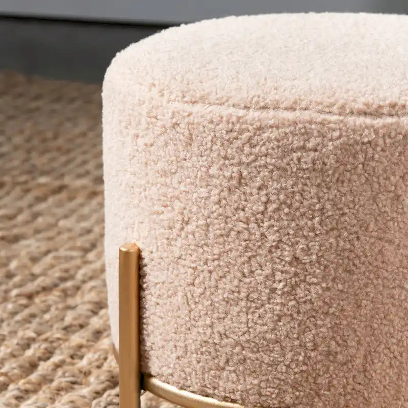 Tabouret d'appoint rond rembourré en sherpa avec pieds en métal doré - 14 x 13 pouces