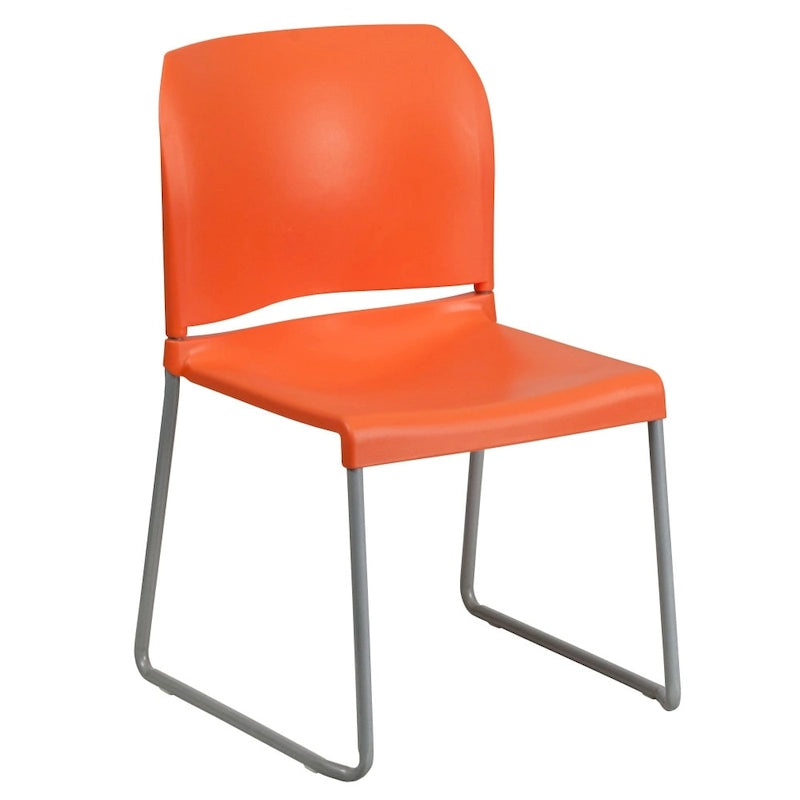 Chaise empilable ergonomique à dossier plein avec piétement luge thermolaqué, capacité de 399 kg