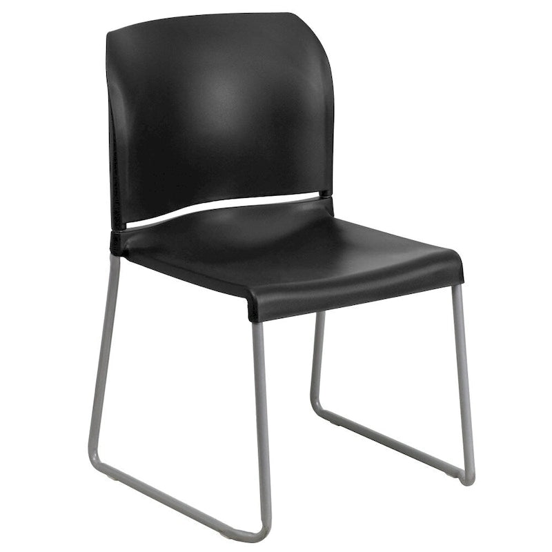 Chaise empilable ergonomique à dossier plein avec piétement luge thermolaqué, capacité de 399 kg