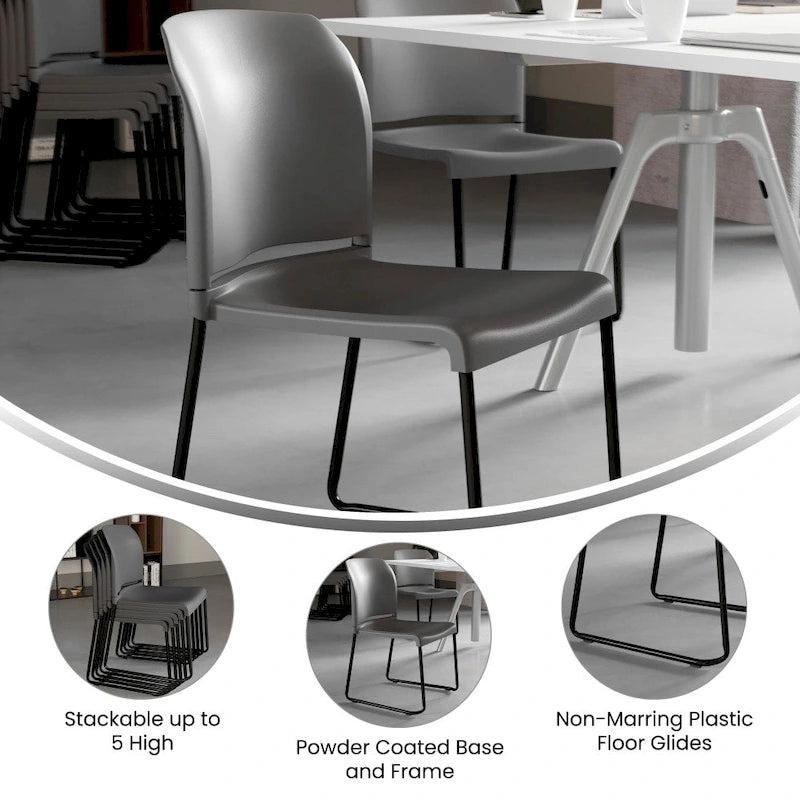 Chaise empilable ergonomique à dossier plein avec piétement luge thermolaqué, capacité de 399 kg