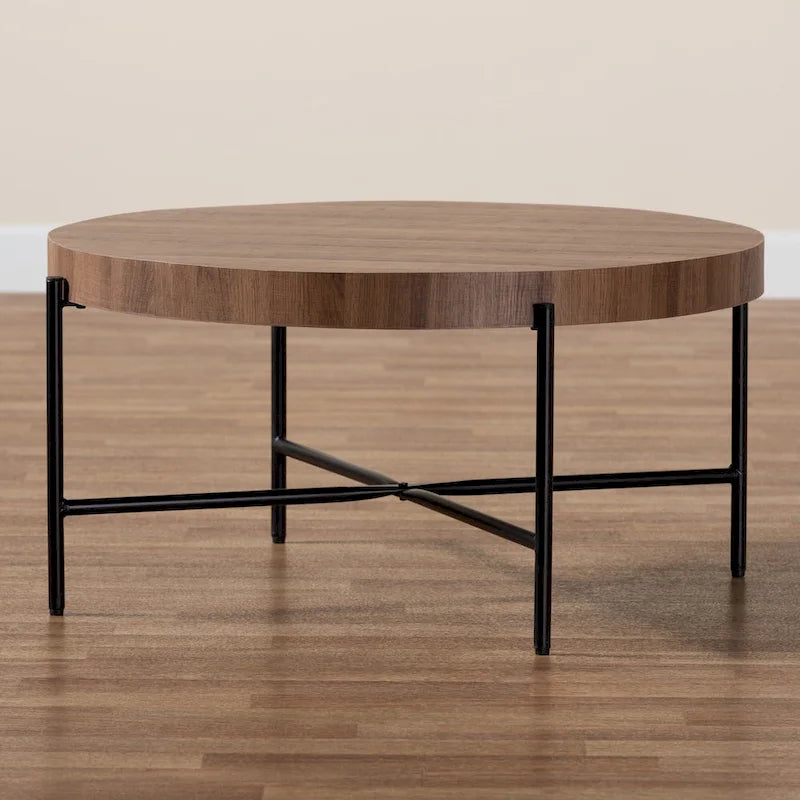 Table basse en bois couleur noyer et métal noir au style industriel moderne